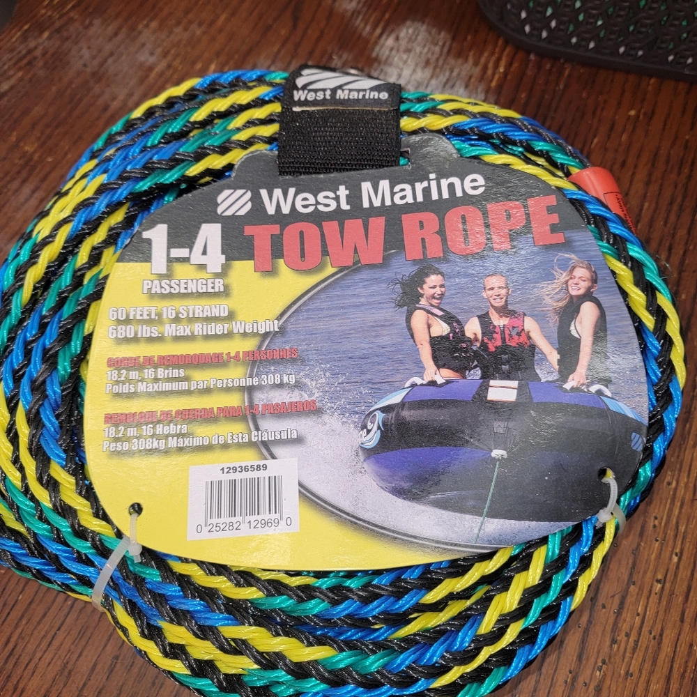 NWT West Marine 1 to 4 person Tow Rope 60 feet Boating rope water skiing